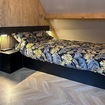 Tiny House Thuus Villa Sint Annaland Exterior photo