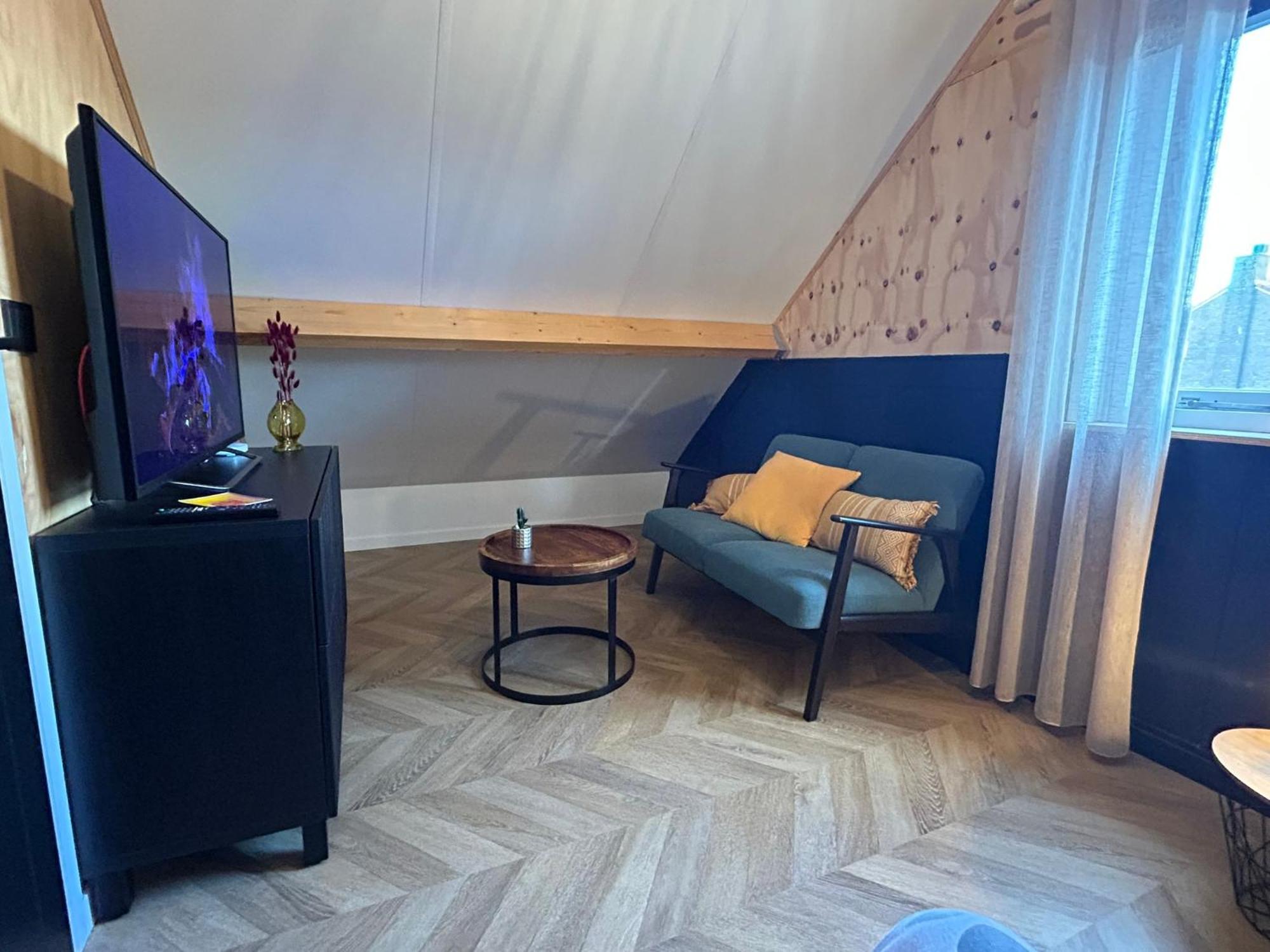 Tiny House Thuus Villa Sint Annaland Exterior photo